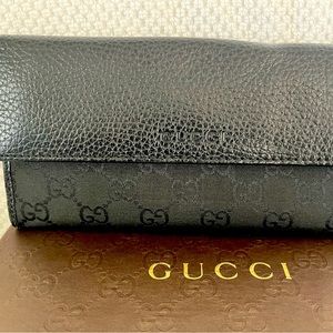 Black Gucci wallet